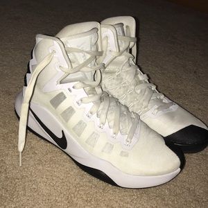 LIKE NEW...Women’s basketball shoes
